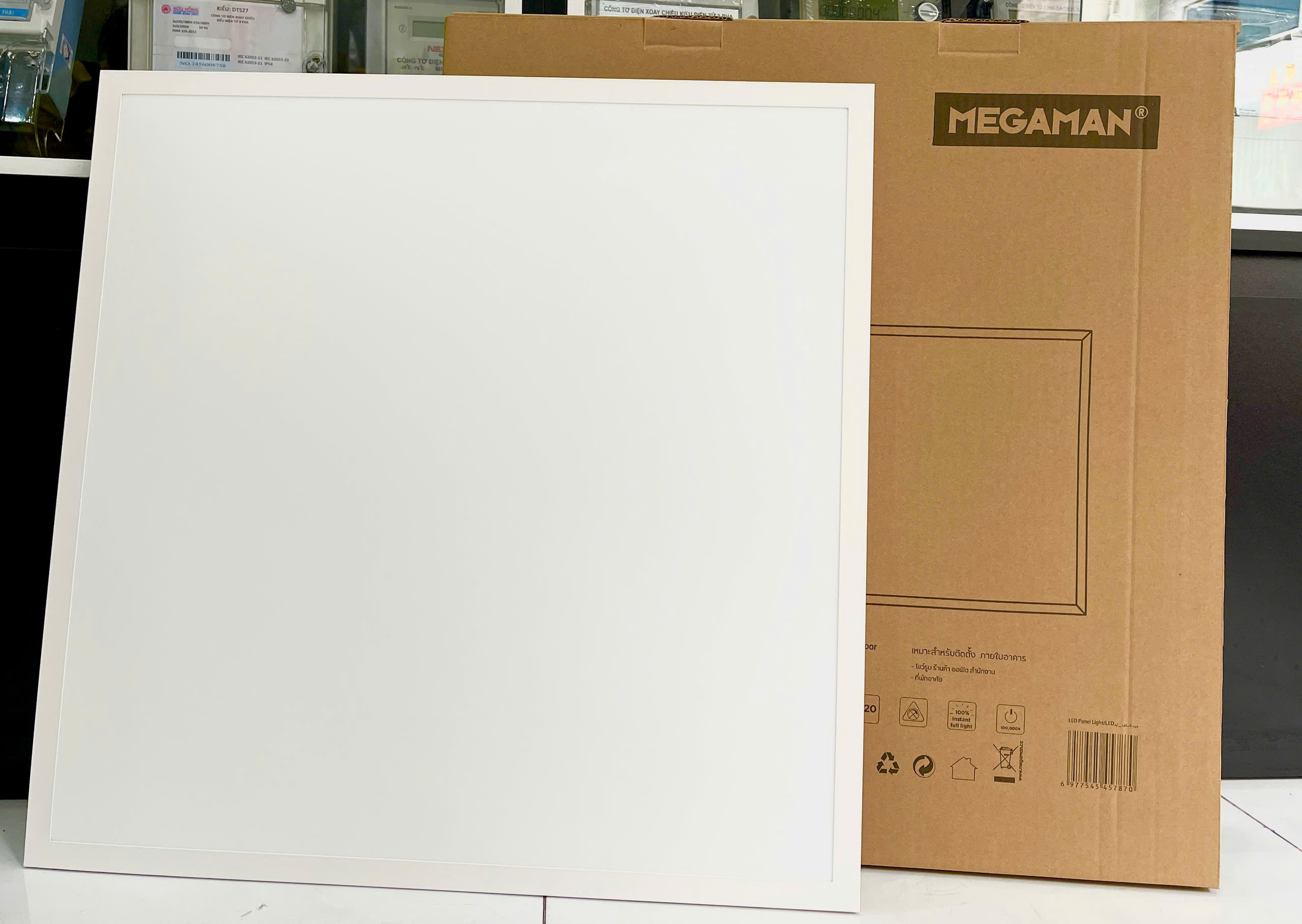 đèn led panel âm trần megaman