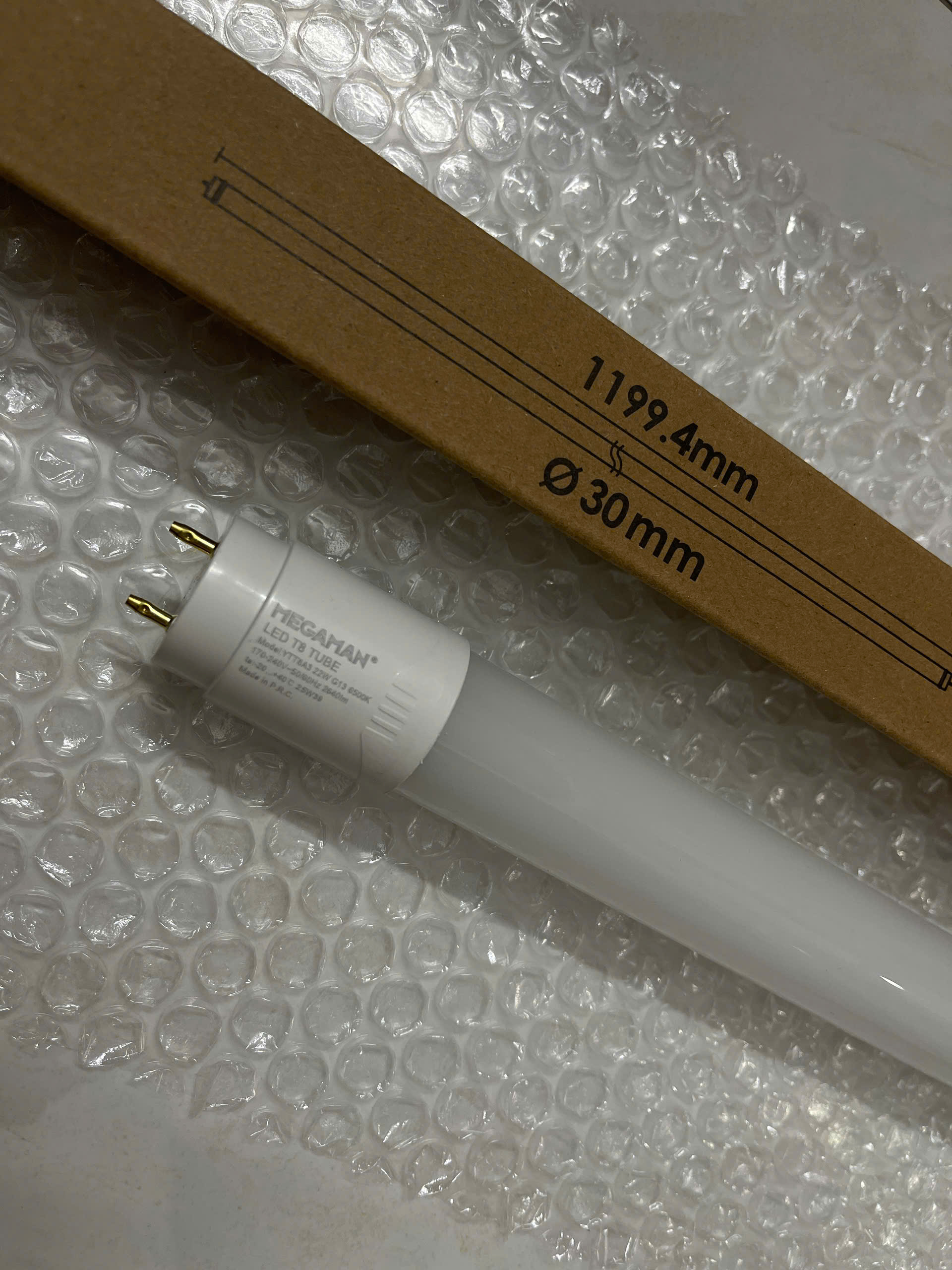 Bóng đèn LED Tube 22W/30W T8 thủy tinh Megaman